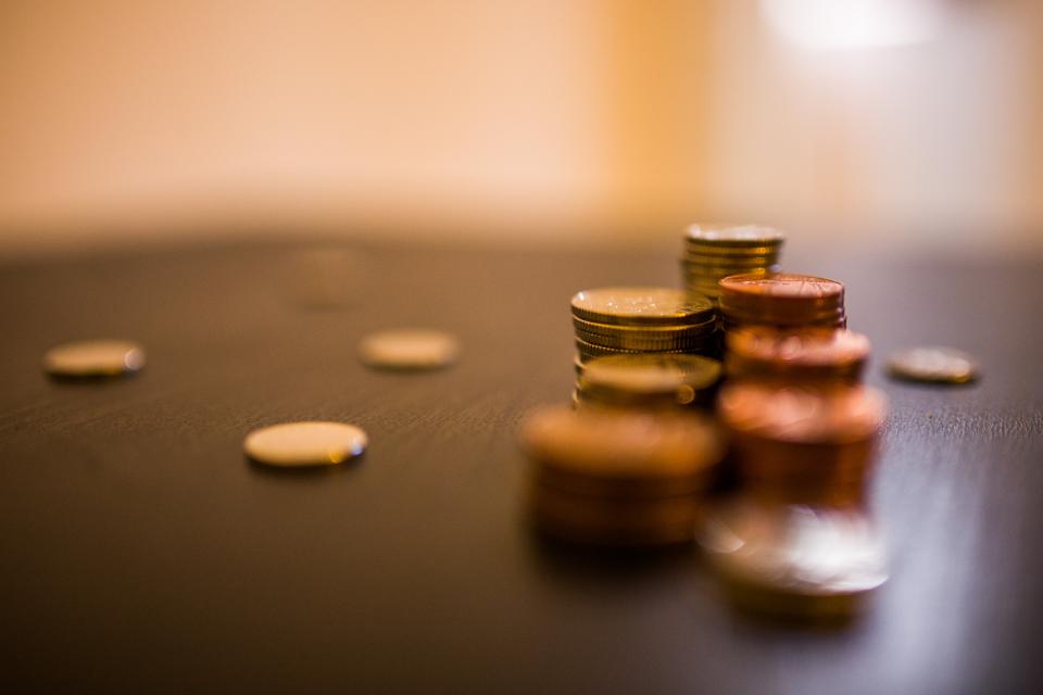 You are currently viewing 25 Low-Cost Side Hustles to Speed Up Debt Payoff