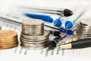Read more about the article Envelope Budgeting for Beginners: 6 Steps to Get Started (and Actually Stick With It)