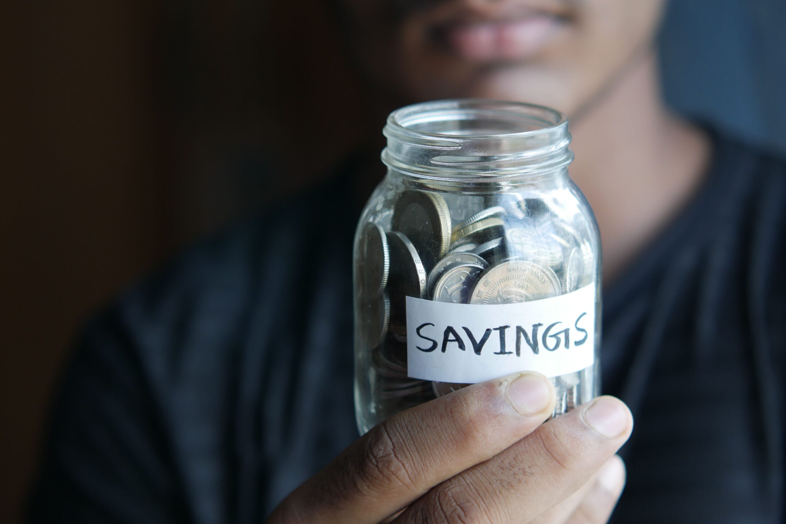 You are currently viewing 21 Frugal Living Tips to Escape the Debt Cycle