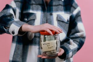 Read more about the article What Is a Sinking Fund? A Simple Way to Plan Ahead
