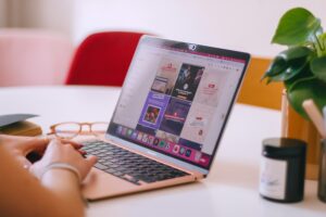 Read more about the article 11 Ways to Make Money as a Pinterest Virtual Assistant