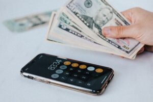 Read more about the article 11 Ways to Earn Money Online Using Just Your Phone